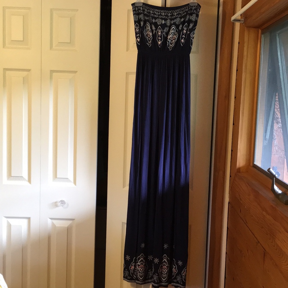Love Tree Navy Maxi Flowy Strapless Dress - Summer
